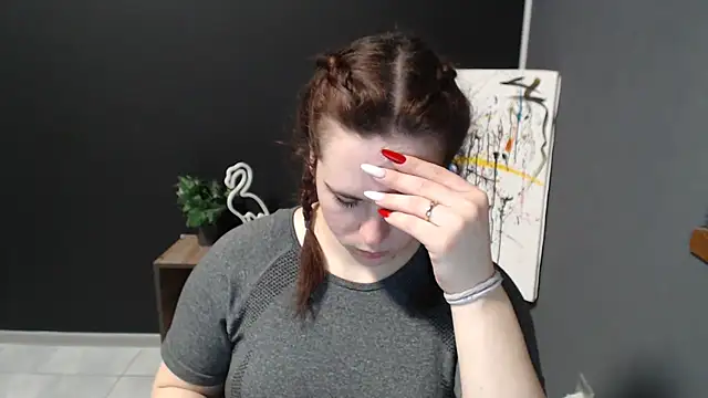 mini girly online show from February 21, 1:55 pm