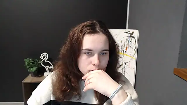 mini girly online show from March 18, 1:12 pm