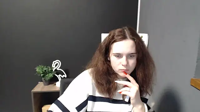 mini girly online show from February 25, 3:42 pm