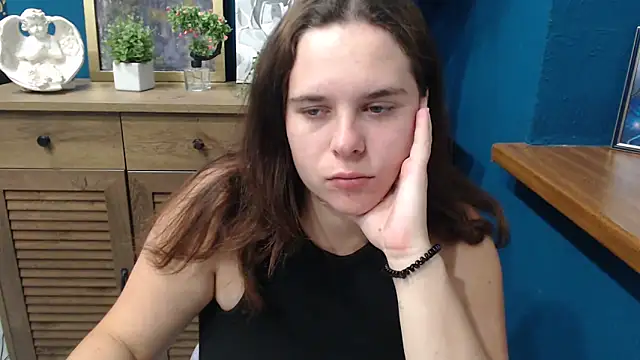 mini girly online show from September 20, 6:40 am