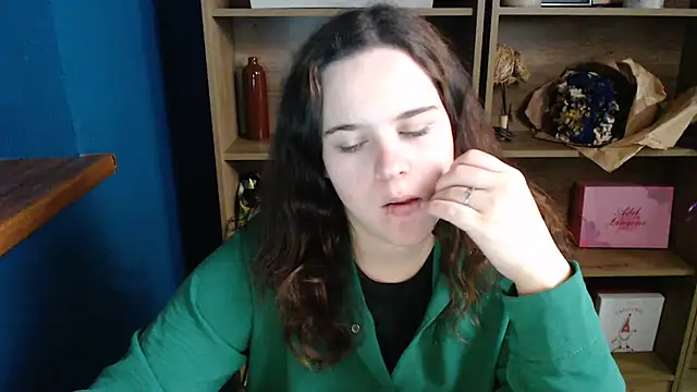 mini girly online show from October 15, 8:00 am