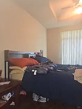 Naughtyhands242 online show from December 2, 8:32 pm