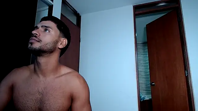 Snapshot of HOTLATINO2025 chatting on May 8, 4:22 pm HOTLATINO2025 online show from May 8, 4:22 pm