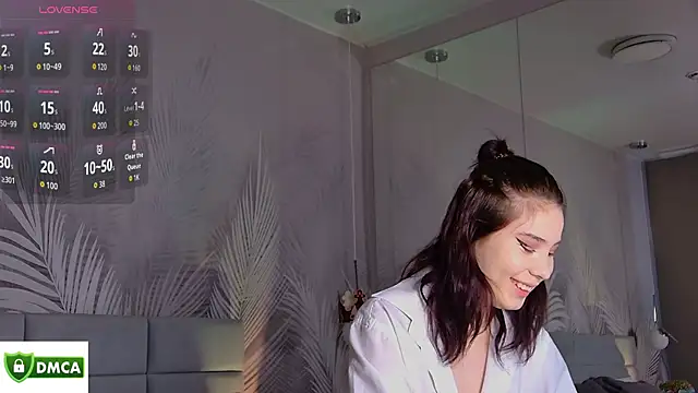 Emma plux online show from October 28, 8:02 am