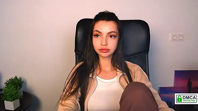 Lexi Jous online show from September 19, 5:00 am