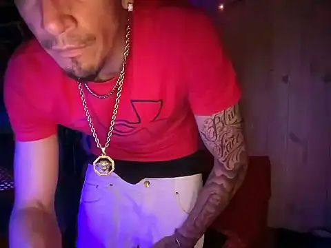 Snapshot of badboy366 chatting on January 17, 3:21 am badboy366 online show from January 17, 3:21 am