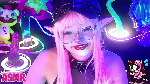 LaytonBox online show from March 9, 6:00 pm