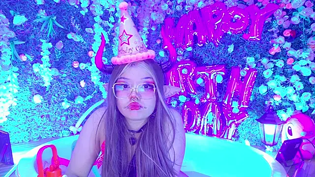 LaytonBox online show from November 24, 10:54 pm