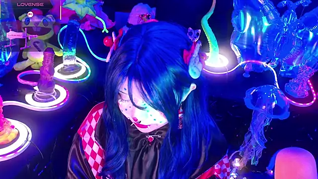 LaytonBox online show from February 19, 2:03 pm