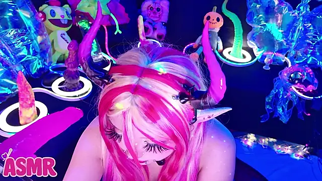 LaytonBox online show from January 17, 1:04 pm