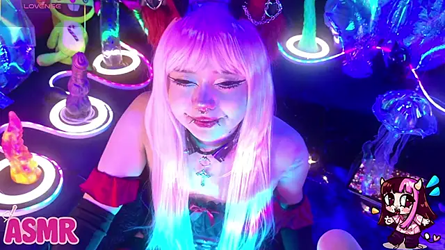 LaytonBox online show from March 10, 2:43 pm