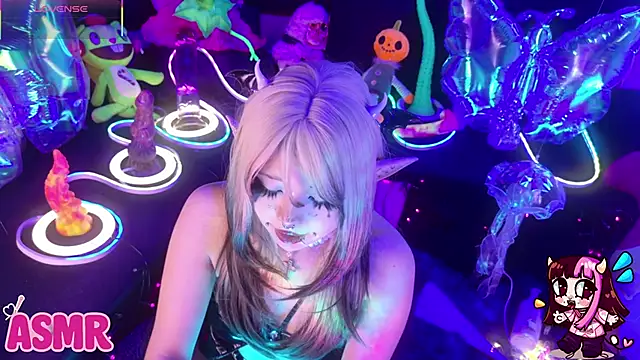 LaytonBox online show from March 3, 3:08 pm