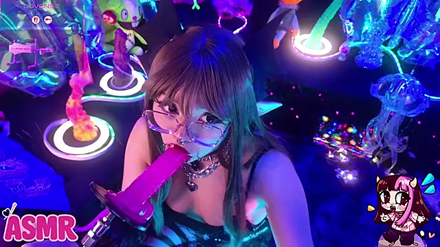 LaytonBox online show from February 26, 2:50 pm