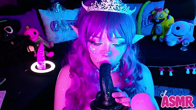 LaytonBox online show from October 27, 2:18 pm