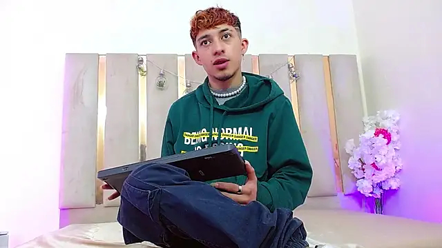 Axel tay online show from October 23, 3:27 am