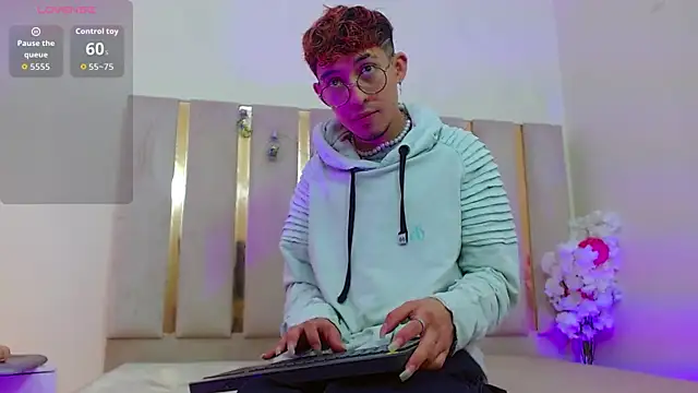 Axel tay online show from October 24, 3:27 am