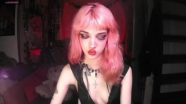 Snapshot of Ink__pleasure chatting on October 27, 11:16 pm Ink pleasure online show from October 27, 11:16 pm