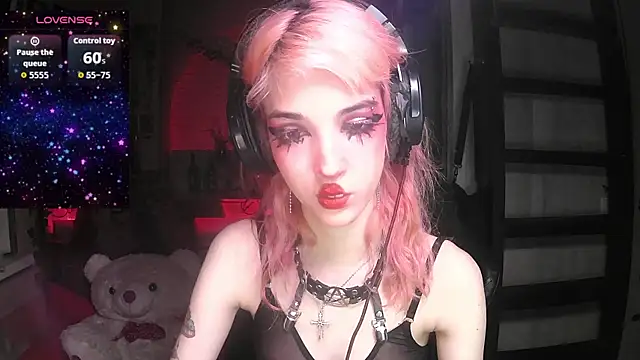 Snapshot of Ink__pleasure chatting on November 9, 12:14 am Ink pleasure online show from November 9, 12:14 am