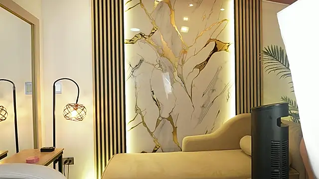 Emma Walkerr  online show from February 19, 7:11 pm