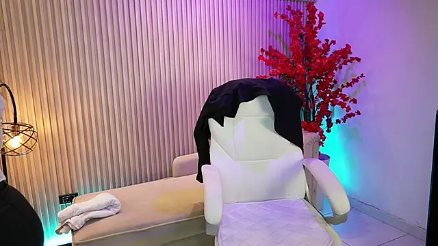 Snapshot of Emma_Walkerr_ chatting on September 27, 7:09 pm Emma Walkerr online show from September 27, 7:09 pm