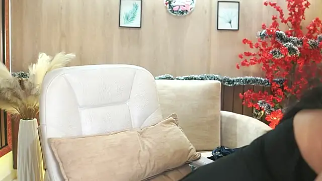 Emma Walkerr  online show from December 22, 7:03 pm