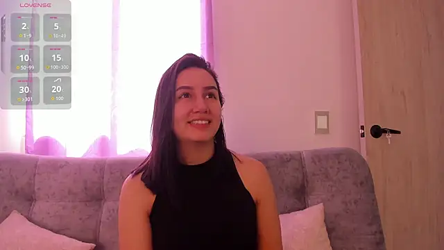 Snapshot of Jullya_x chatting on December 18, 4:11 pm Jullya x online show from December 18, 4:11 pm