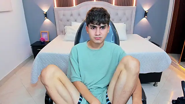 Tommy18   online show from March 4, 3:36 am