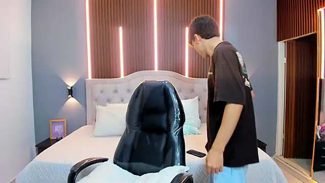 Tommy18   online show from October 23, 3:16 am