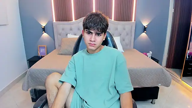 Tommy18   online show from November 25, 3:29 am