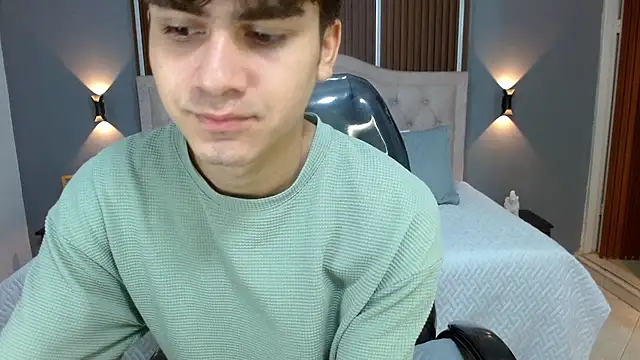 Tommy18   online show from September 26, 3:35 am