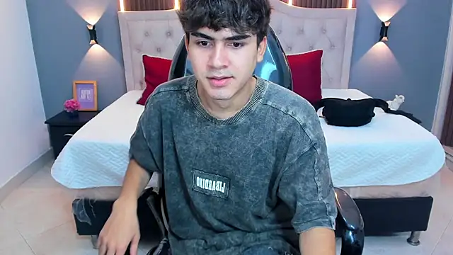 Tommy18   online show from March 27, 3:37 am