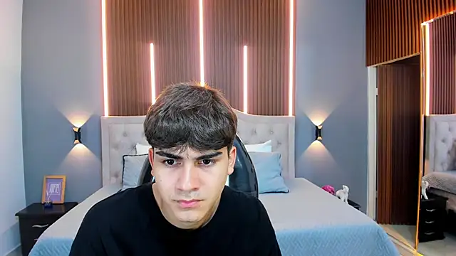 Tommy18   online show from October 21, 3:28 am