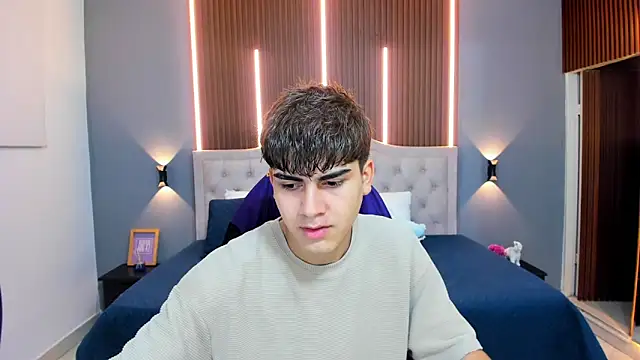 Tommy18   online show from October 18, 3:30 am