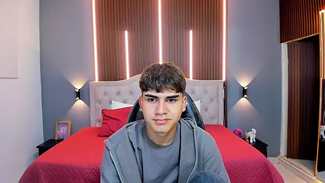 Tommy18   online show from October 29, 3:27 am