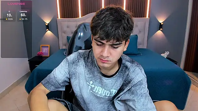 Tommy18   online show from March 15, 3:35 am