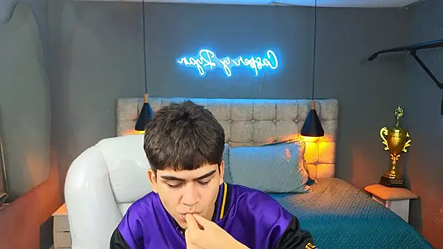 Tommy18   online show from March 16, 9:49 am