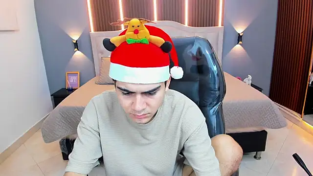 Tommy18   online show from December 2, 3:52 am