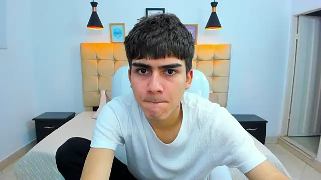 Tommy18   online show from March 23, 3:43 am