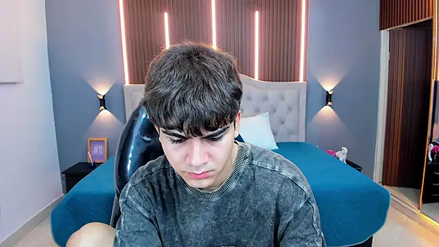 Tommy18   online show from November 26, 3:28 am