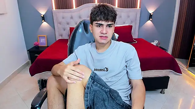 Tommy18   online show from May 14, 3:25 am