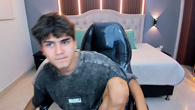 Tommy18   online show from March 21, 8:19 am