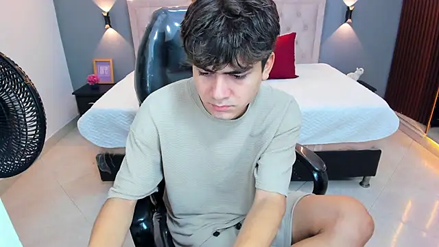 Tommy18   online show from March 26, 3:38 am