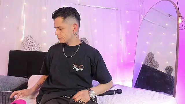 Snapshot of Bonny_and_carrot chatting on October 30, 7:11 pm Bonny and carrot online show from October 30, 7:11 pm