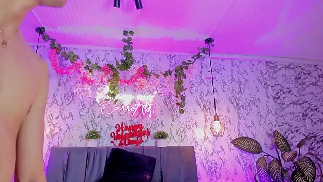 Snapshot of Bonny_and_carrot chatting on February 11, 7:14 pm Bonny and carrot online show from February 11, 7:14 pm