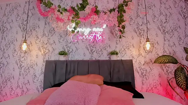 Snapshot of Bonny_and_carrot chatting on February 21, 7:27 pm Bonny and carrot online show from February 21, 7:27 pm