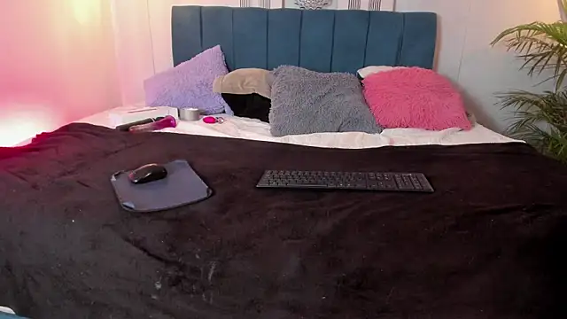 Snapshot of Bonny_and_carrot chatting on March 7, 10:54 pm Bonny and carrot online show from March 7, 10:54 pm