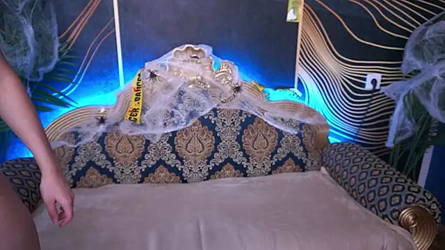 ArielGemme online show from October 17, 8:21 pm