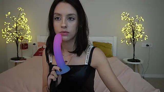 Snapshot of AnnaElys chatting on February 6, 11:31 am AnnaElys online show from February 6, 11:31 am