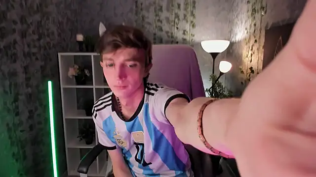 John Weasley online show from November 7, 1:04 pm