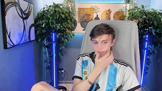 John Weasley online show from November 15, 1:26 pm